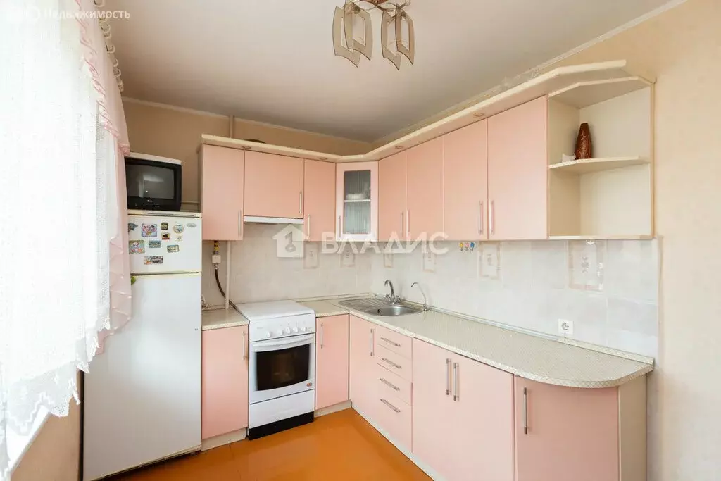 3-комнатная квартира: Владимир, Почаевская улица, 10А (74.2 м) - Фото 1