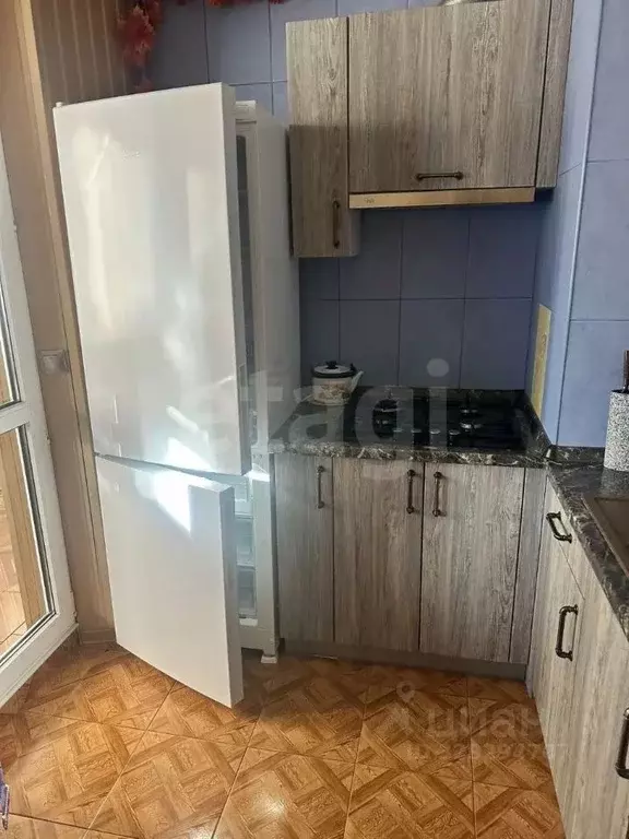 2-к кв. Крым, Черноморское пгт ул. Димитрова, 5 (48.7 м) - Фото 1