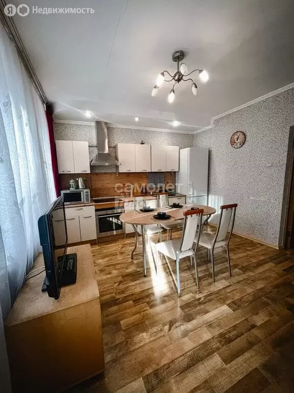 3-комнатная квартира: Уфа, улица Ленина, 99/1 (63.6 м) - Фото 1