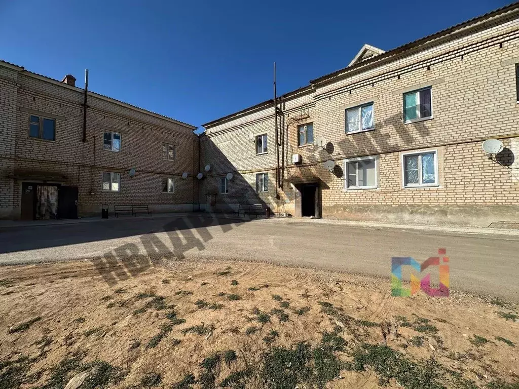 3-к кв. Калмыкия, Октябрьский район, пос. Большой Царын ул. Матросова, ... - Фото 1