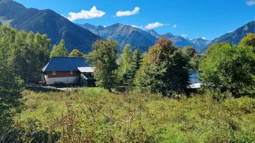 Дом в Карачаево-Черкесия, Зеленчукский район, с. Архыз 1 (1769 м) - Фото 0