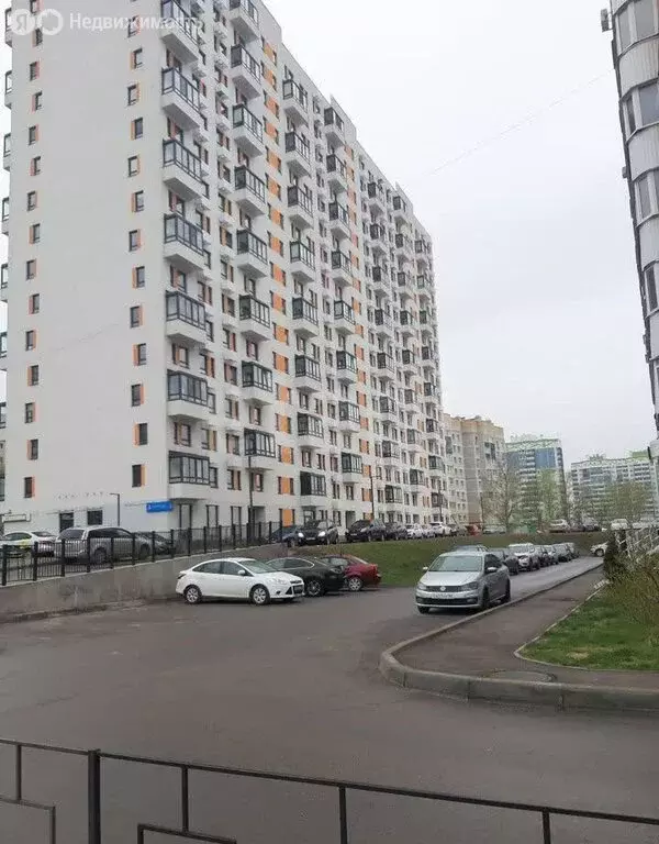 3-комнатная квартира: Калуга, улица Спартака, 15 (69 м) - Фото 2