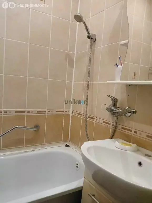 3-комнатная квартира: село Кандры, улица Мира, 7 (58 м) - Фото 0