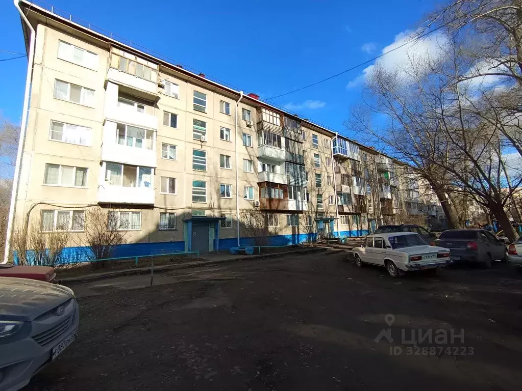 3-к кв. Омская область, Омск Заозерный мкр, ул. Бархатовой, 3В (60.0 ... - Фото 1