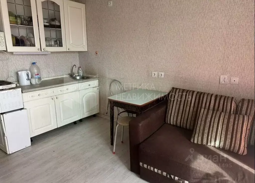 Студия Тюменская область, Тюмень ул. Тимофея Чаркова, 28 (21.0 м) - Фото 0