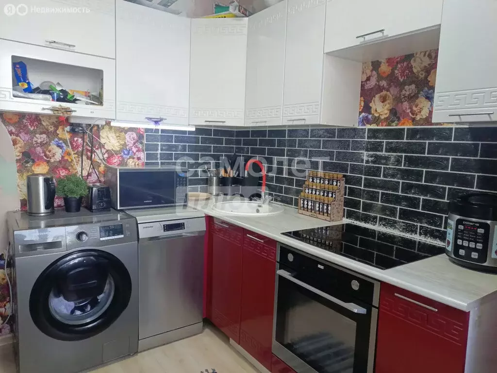 3-комнатная квартира: Бийск, улица имени Героя Советского Союза ... - Фото 2