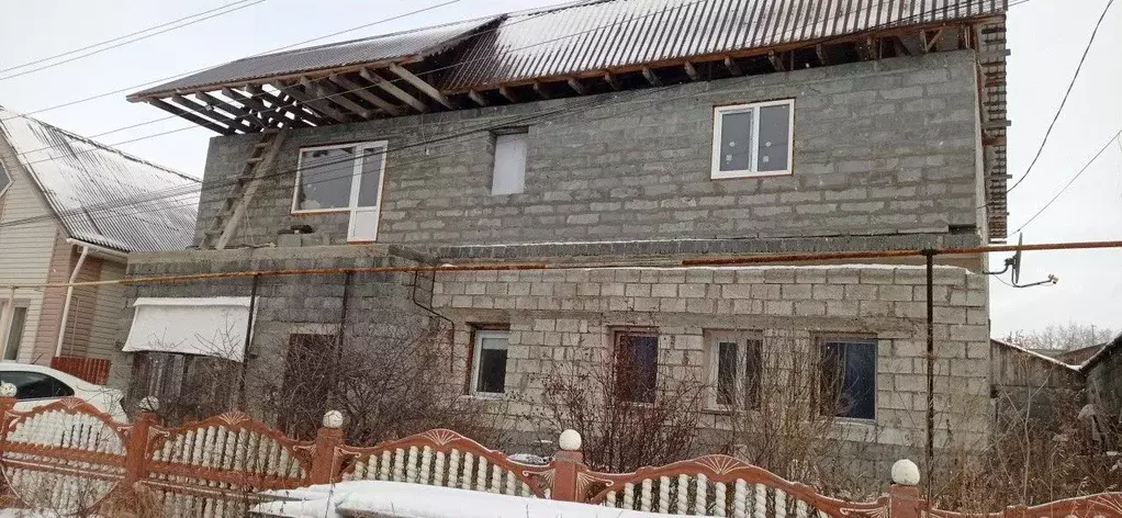 Дом в Свердловская область, Кировград ул. Чайковского, 34 (180 м) - Фото 1