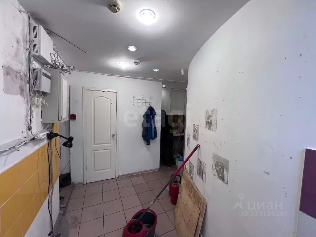 Торговая площадь в Красноярский край, Красноярск ул. Сурикова, 36 (48 ... - Фото 1