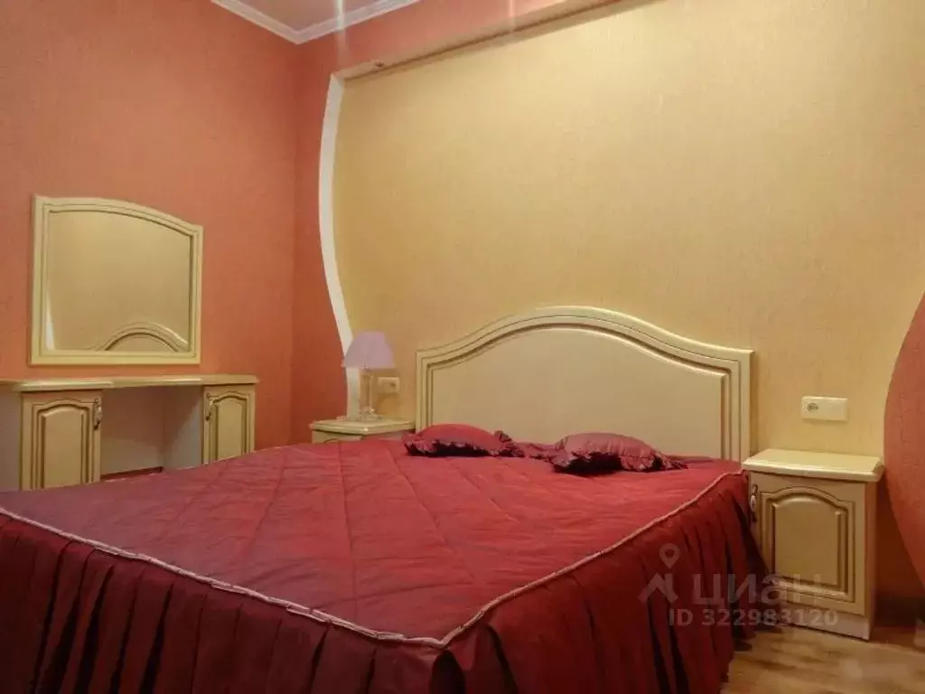 Дом в Крым, Алушта ул. Октябрьская, 21 (80 м) - Фото 1