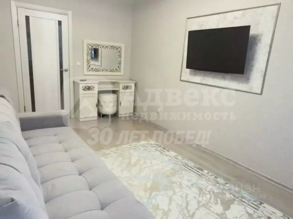 2-к кв. Тюменская область, Тюмень ул. Александра Протозанова, 12 (53.1 ... - Фото 1