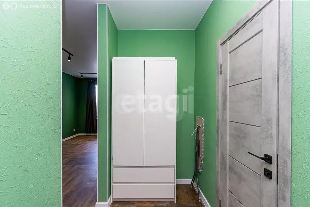 Квартира-студия: Тюмень, улица Фармана Салманова, 3 (27 м) - Фото 1