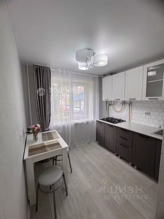 1-к кв. Чувашия, Чебоксары ул. Короленко, 8 (32.4 м) - Фото 0
