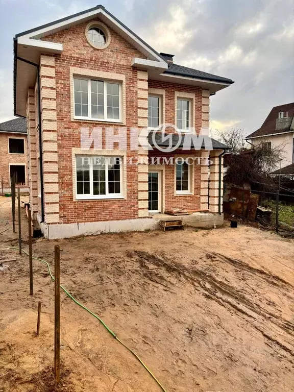 Дом в Москва д. Шарапово, 7 (150 м) - Фото 1