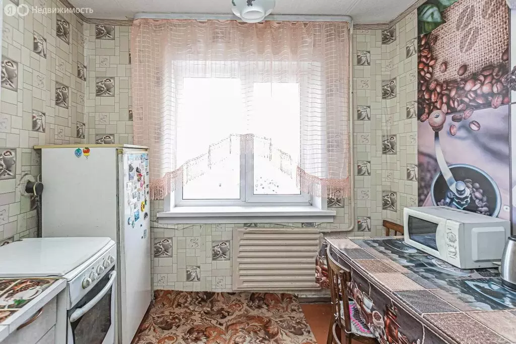 3-комнатная квартира: Искитимский район, городское поселение Линёво, ... - Фото 2