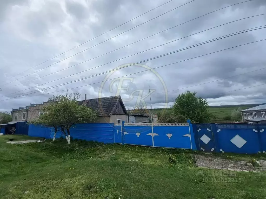 Дом в Карачаево-Черкесия, Прикубанский район, с. Пристань ул. Победы, ... - Фото 0