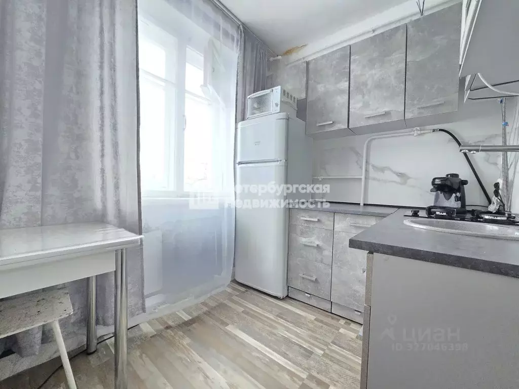 2-к кв. Ленинградская область, Гатчина ул. Рощинская, 34 (43.4 м) - Фото 0