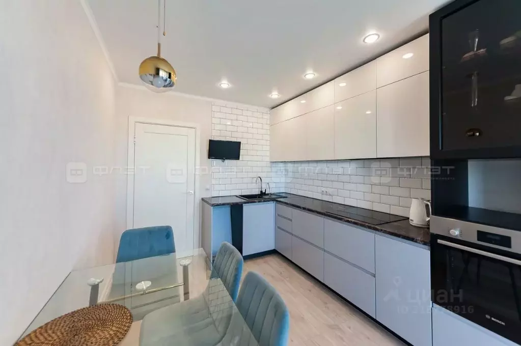 2-к кв. Татарстан, Казань ул. Азата Аббасова, 3 (54.0 м) - Фото 1