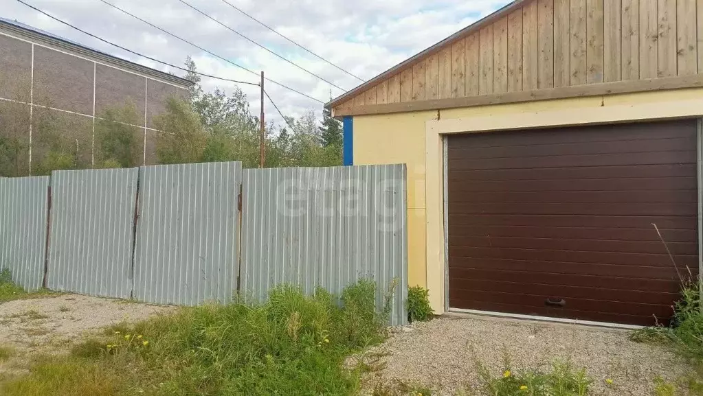 Гараж в Саха (Якутия), Покровск Комсомольская ул., 4 (33 м) - Фото 1