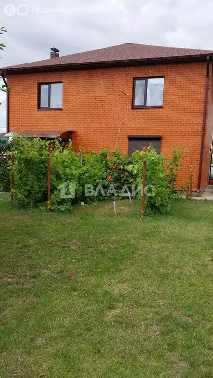 Дом в село Гостищево, Молодёжная улица (170 м) - Фото 0