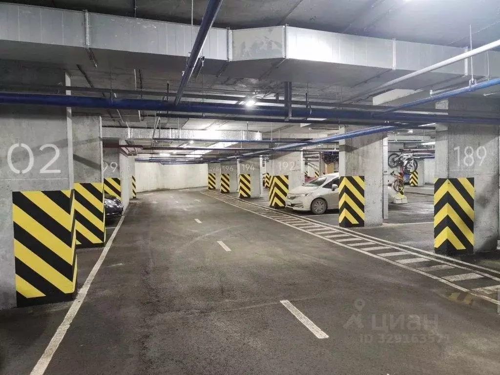 Гараж в Свердловская область, Екатеринбург ул. Краснолесья, 108/3 (15 ... - Фото 1