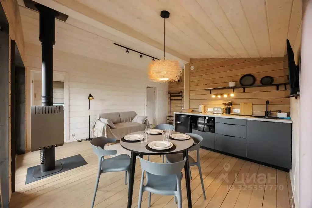 Дом в Воронежская область, Хохольский район, Петинское с/пос, Белый ... - Фото 1