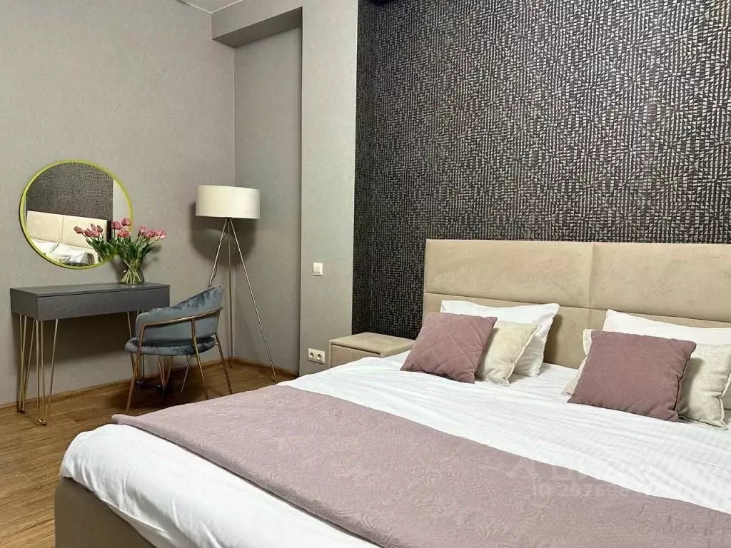 2-к кв. Нижегородская область, Нижний Новгород Дальняя ул., 8 (86.0 м) - Фото 1