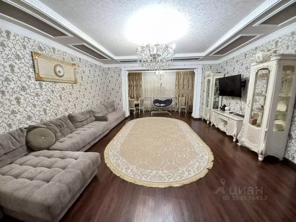 4-к кв. Кабардино-Балкария, Нальчик ул. Тарчокова (180.0 м) - Фото 0