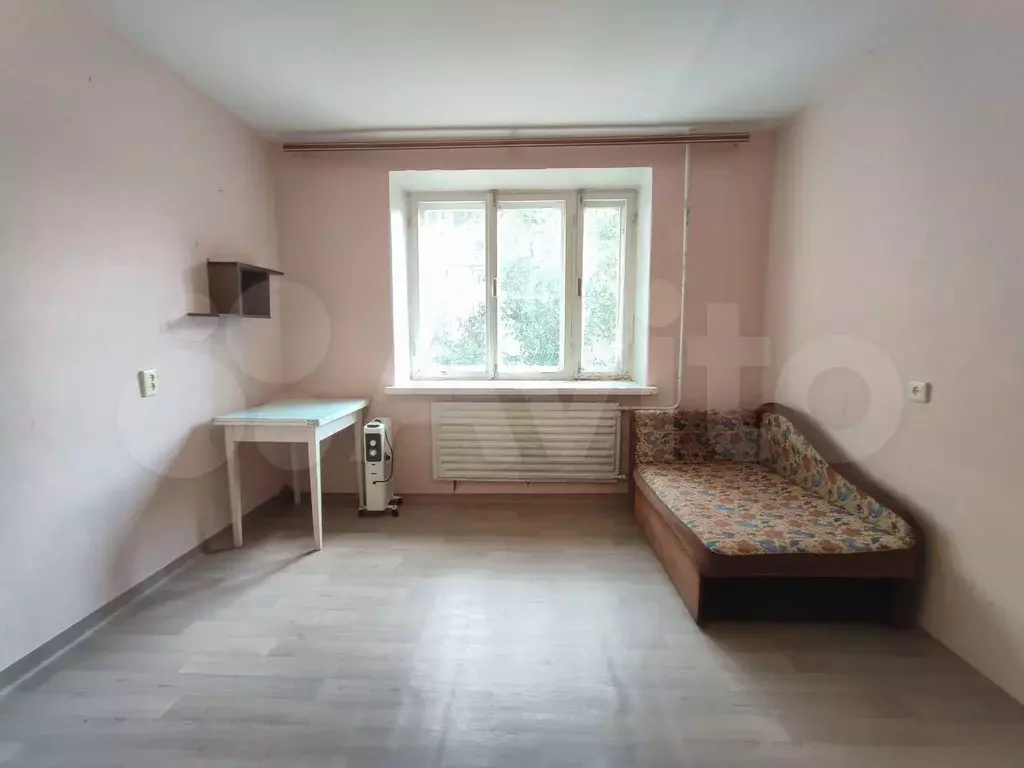 Комната 14 м в 3-к., 4/4 эт. - Фото 0