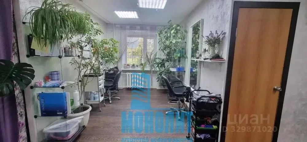 Помещение свободного назначения в Ростовская область, Гуково Базарная ... - Фото 1