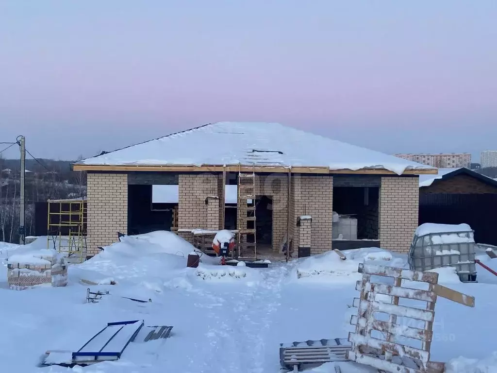 Дом в Курская область, Курский район, Нижнемедведицкий сельсовет, д. ... - Фото 1