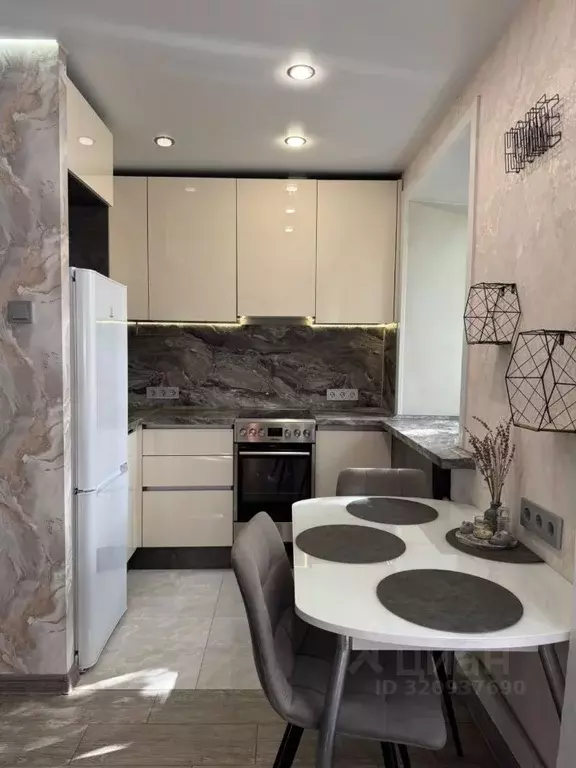 2-к кв. Иркутская область, Иркутск Байкальская ул., 104 (43.0 м) - Фото 0