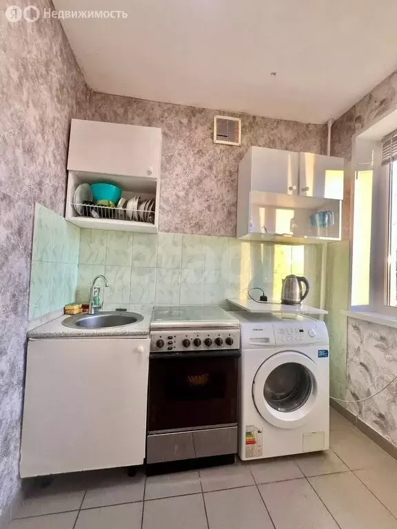 1-комнатная квартира: Саратов, улица имени В.И. Лебедева-Кумача, 72А ... - Фото 1