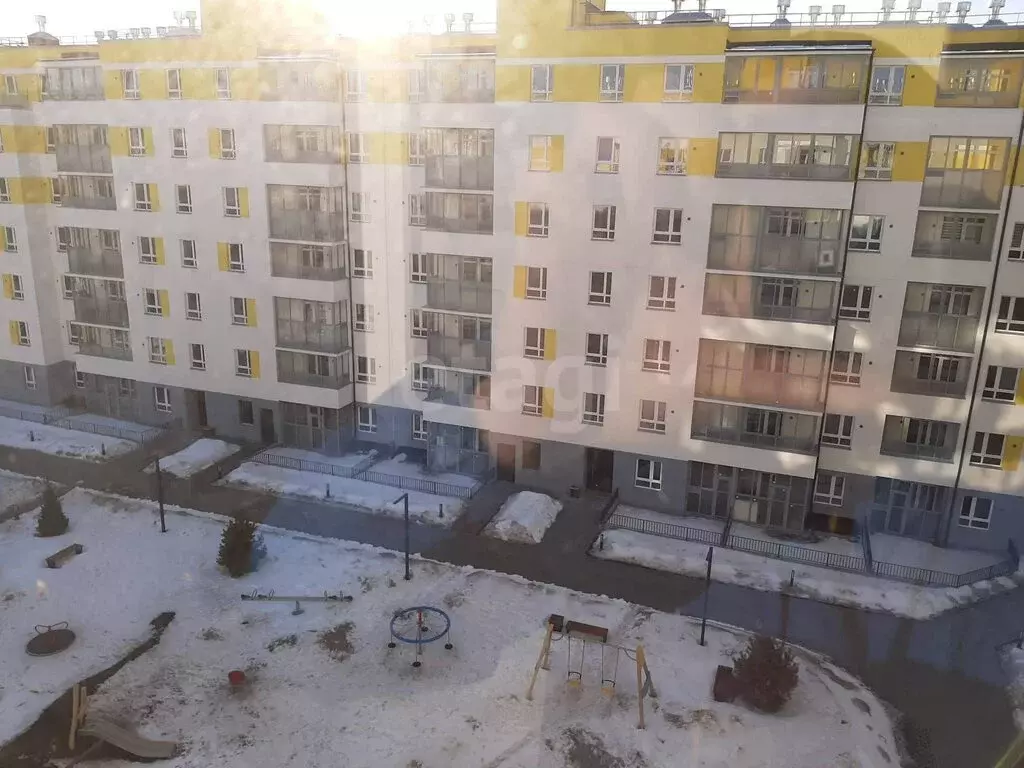 2-комнатная квартира: Тюмень, улица Владимира Бахарева, 3 (53.6 м) - Фото 2