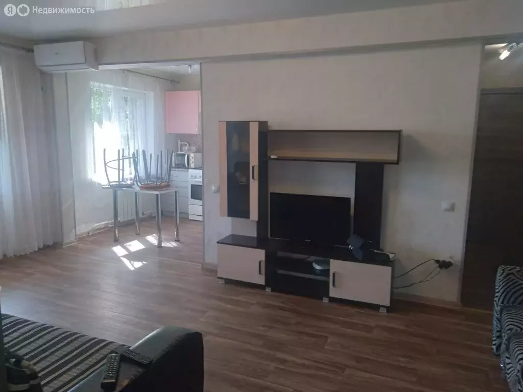 3-комнатная квартира: Волгоград, улица Маршала Ерёменко, 114 (50 м) - Фото 0