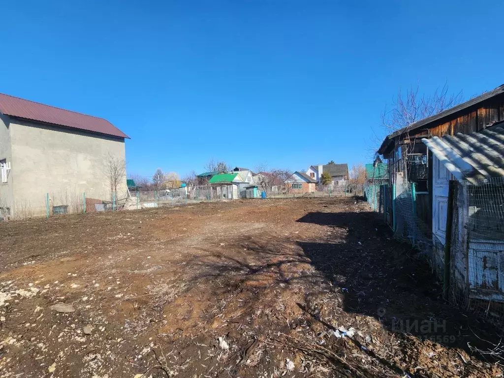 Участок в Саратовская область, Энгельсский район, Красноярское ... - Фото 0