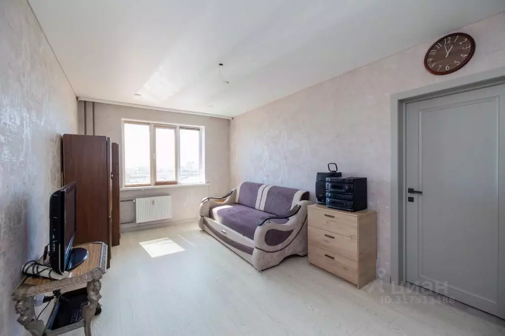 2-к кв. Оренбургская область, Оренбург ул. Юркина, 8 (63.7 м) - Фото 1