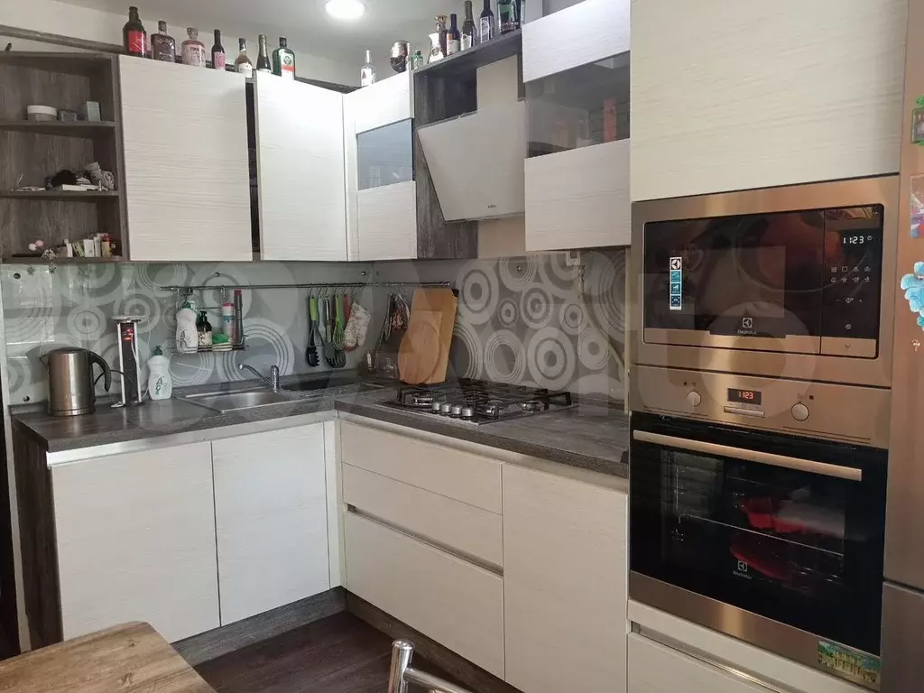 2-к. квартира, 52 м, 2/9 эт. - Фото 1