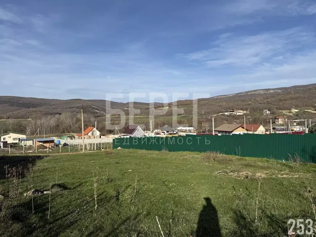 Участок в Севастополь с. Передовое, ул. Водопадная, 8 (8.0 сот.) - Фото 2