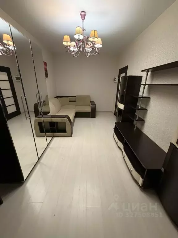 2-к кв. Санкт-Петербург ул. Ворошилова, 31к2 (65.0 м) - Фото 0