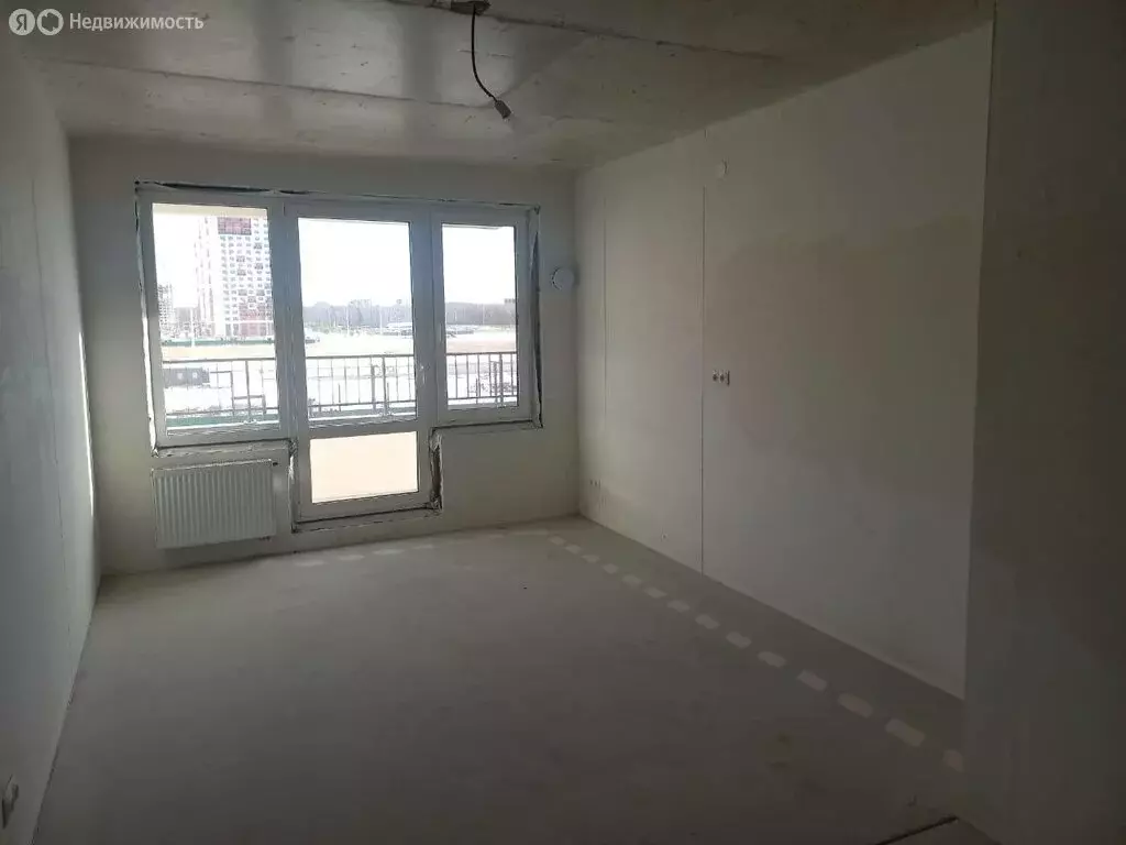 Квартира-студия: Тюмень, улица Василия Малкова, 12 (28.6 м) - Фото 2