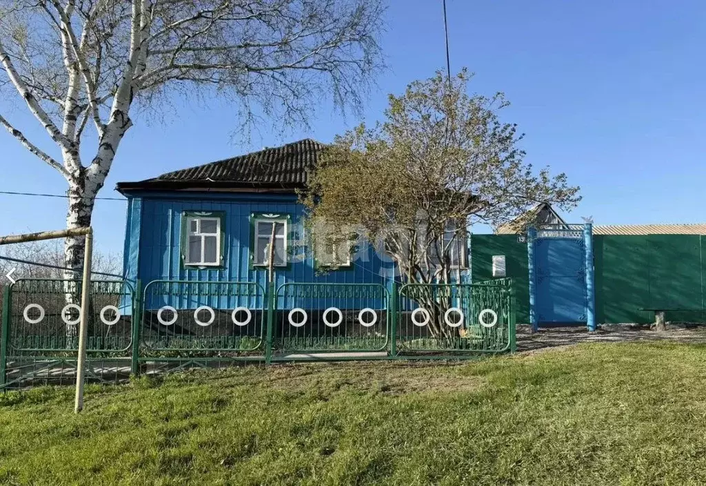 Дом в Белгородская область, Новооскольский муниципальный округ, с. ... - Фото 1