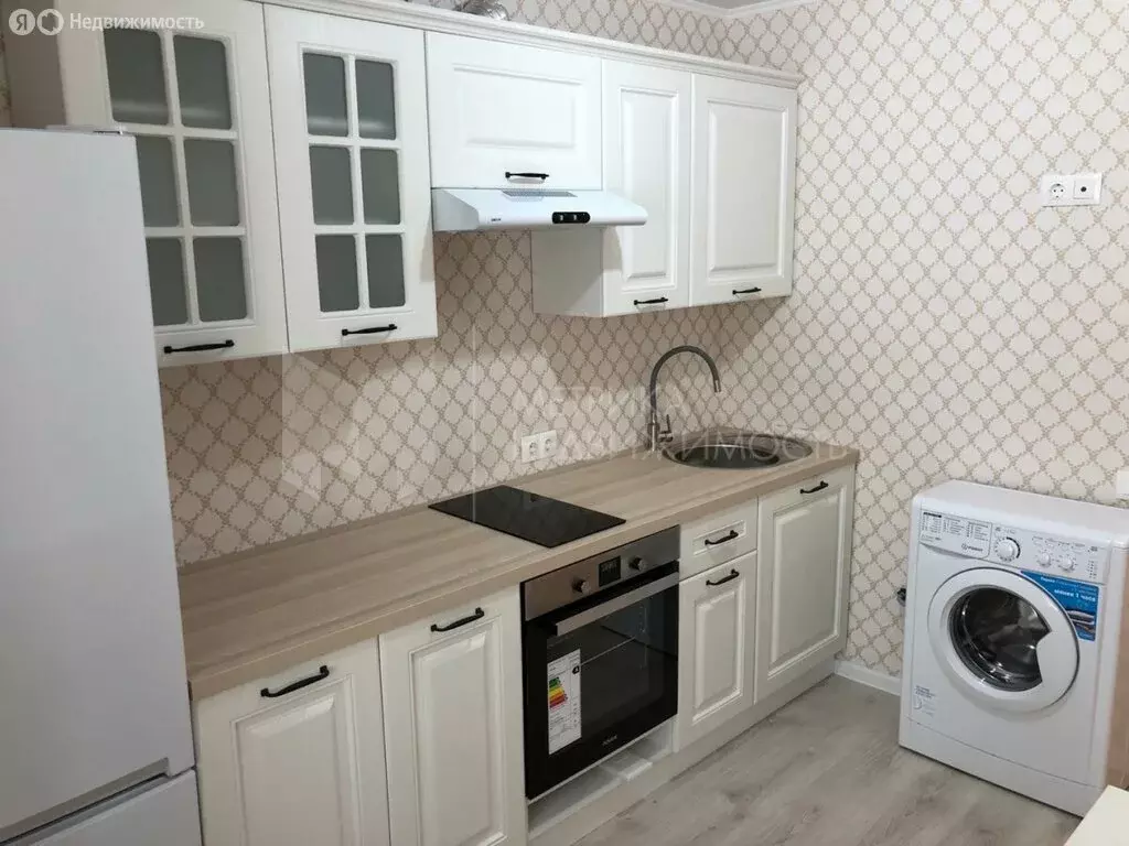 1-комнатная квартира: Тюмень, улица Николая Чаплина, 132 (34.2 м) - Фото 1