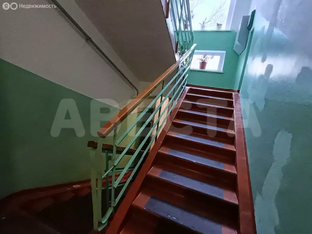 3-комнатная квартира: Омск, улица Малиновского, 8А (49 м) - Фото 2