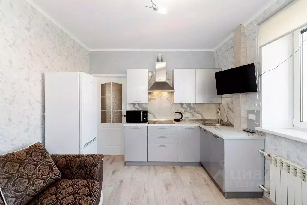 1-к кв. Омская область, Омск бул. М.М. Кузьмина, 9 (43.0 м) - Фото 2