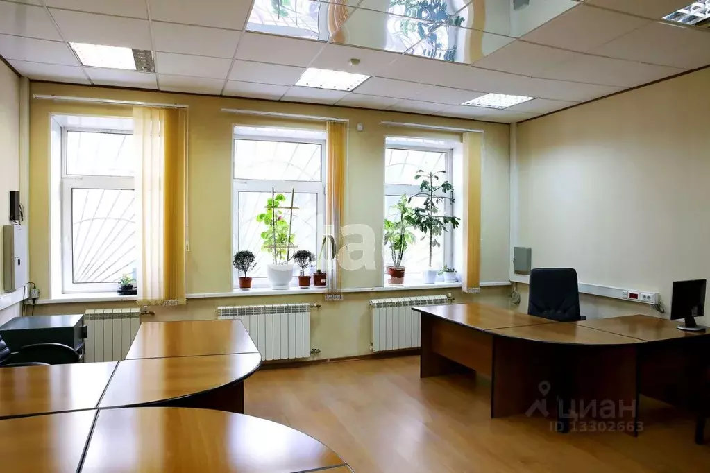Офис в Ханты-Мансийский АО, Сургут Рабочая ул., 31/2 (673 м) - Фото 1
