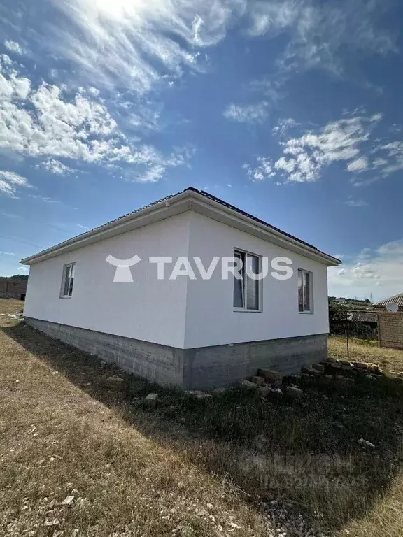 Дом в Крым, Симферопольский район, Добровское с/пос, с. Пионерское  ... - Фото 2