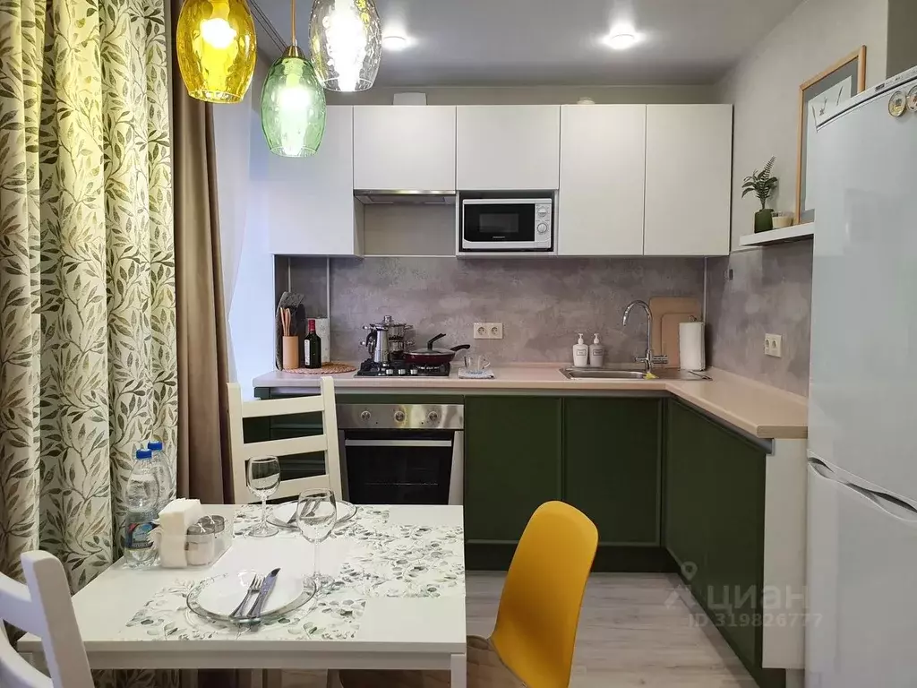 3-к кв. Свердловская область, Екатеринбург ул. Мамина-Сибиряка, 70 ... - Фото 0