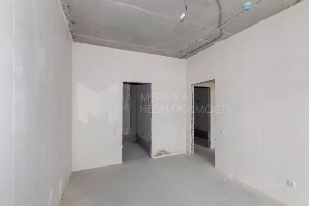 2-к кв. Тюменская область, Тюмень ул. Братьев Бондаревых, 5 (67.4 м) - Фото 1