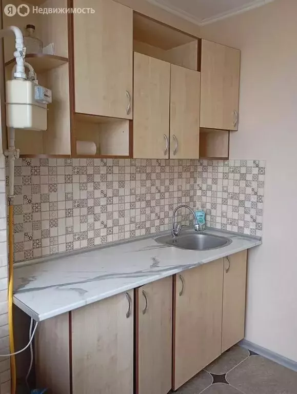 3-комнатная квартира: Евпатория, улица Чапаева, 73 (62.9 м) - Фото 2