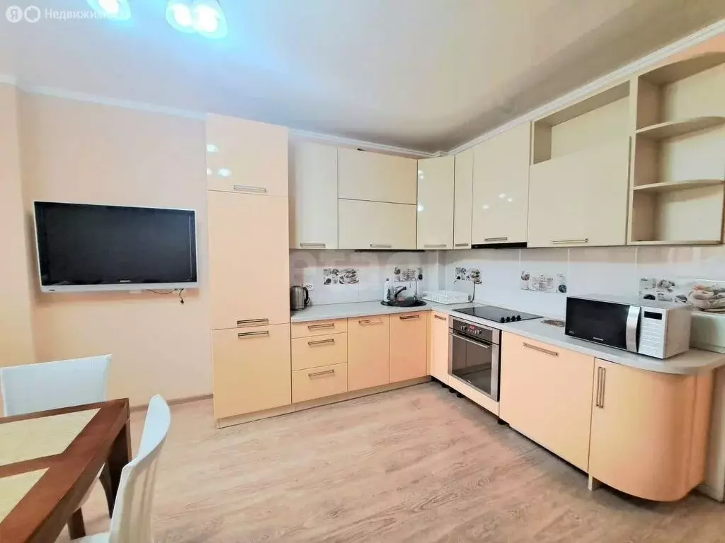 2-комнатная квартира: Калининград, Эпроновская улица, 33 (62.6 м) - Фото 0